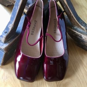 Empress Square-toe flat shoes